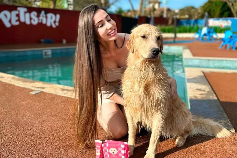 A golden retriever Chanel gosta mesmo é de se jogar na piscina do Espaço Petisar: "Sem dúvida, um lugar maravilhoso, tanto para os tutores quanto para seus cães. Principalmente os que forem apaixonados por água como ela ", diz a tutora Nayana Lowhaine